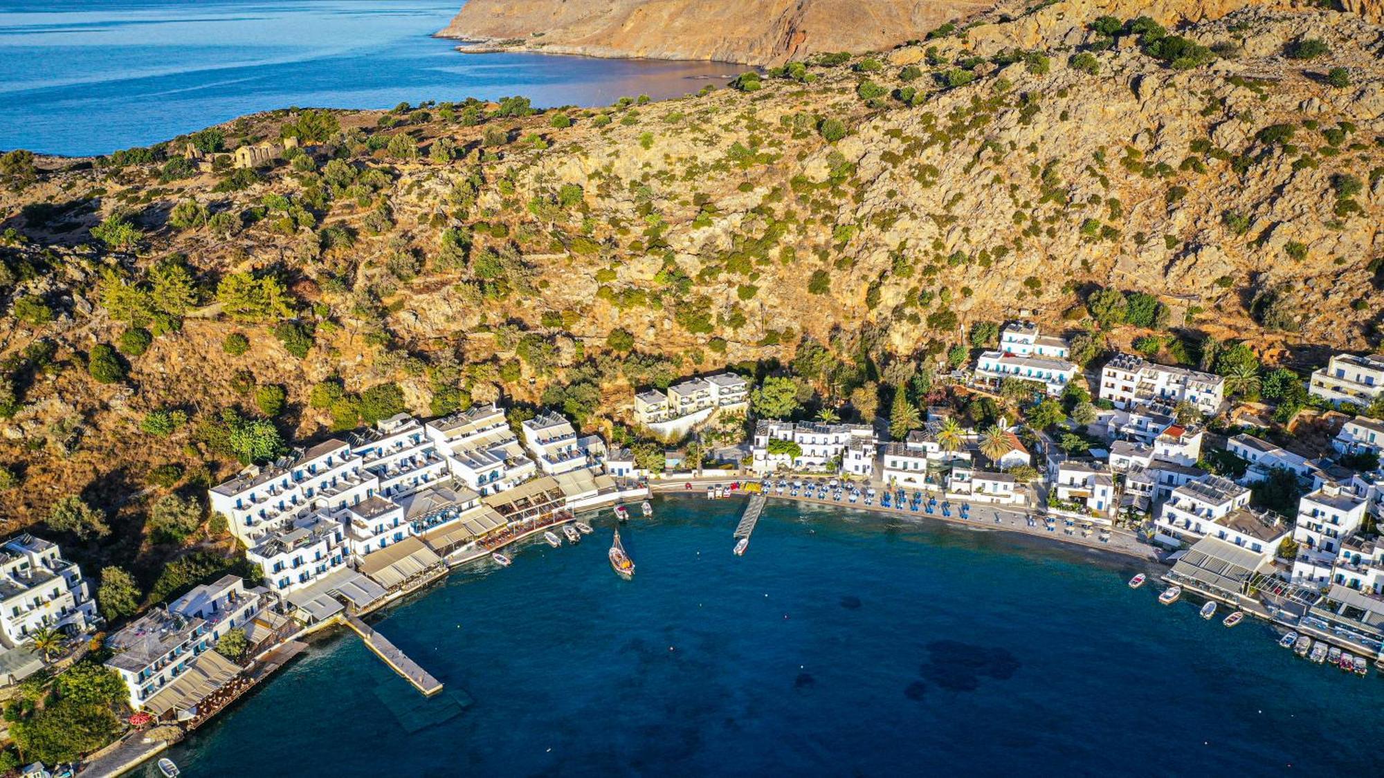 The Blue House Hotel Loutro Bagian luar foto